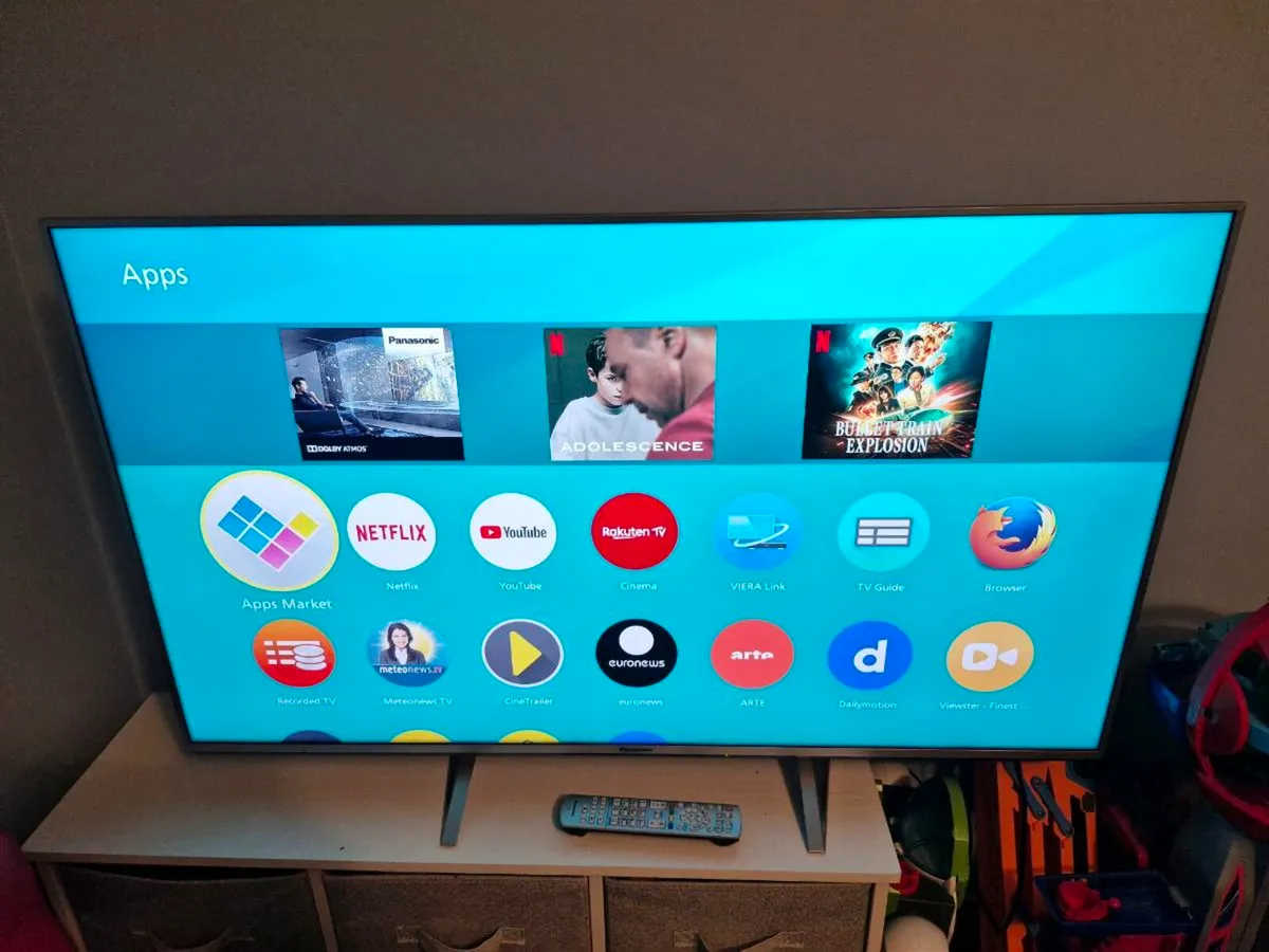 50" Panasonic smart tv - Image 1