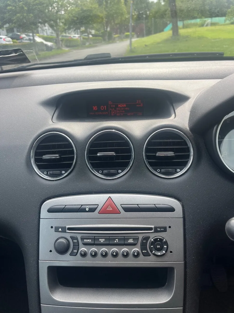 Peugeot 308 2008 - Image 3