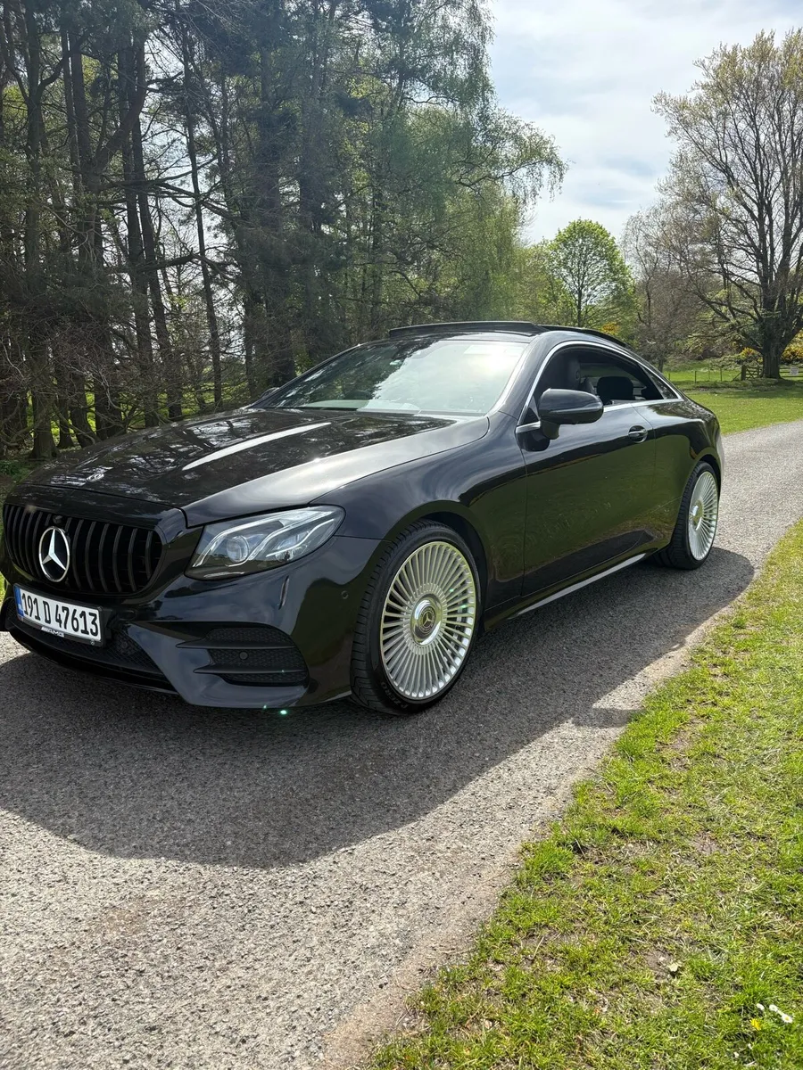 2019 E220d AMG Premium Plus Pan Roof 360 Camera - Image 1