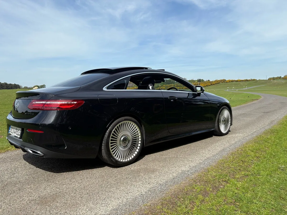 2019 E220d AMG Premium Plus Pan Roof 360 Camera - Image 4