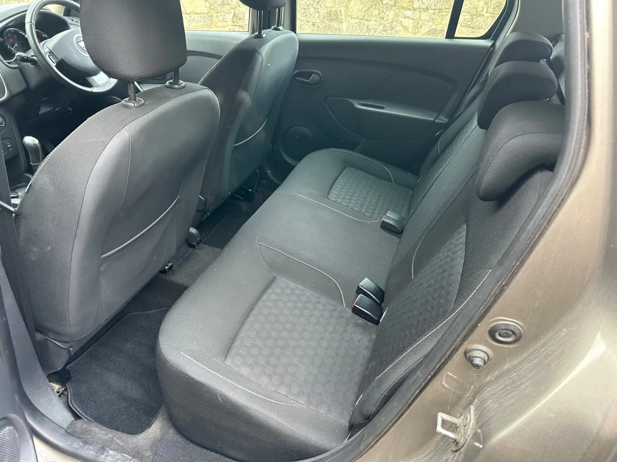 Dacia Logan 2014 Manual 1.1 petrol - Image 4