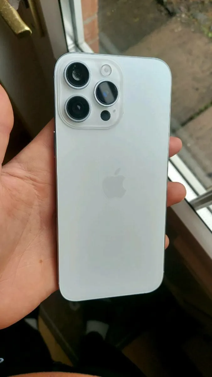 Iphone 16 pro copy - Image 3