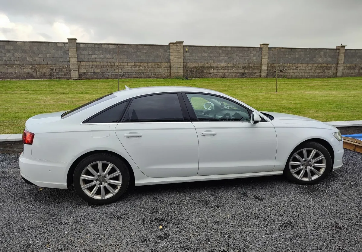 Audi A6 2015 - Image 2