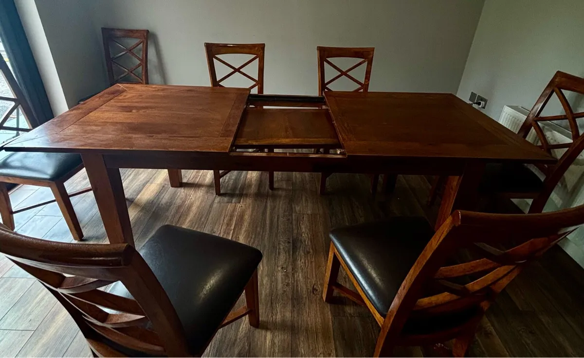 Solid wood dinning table + 8 chais - Image 2