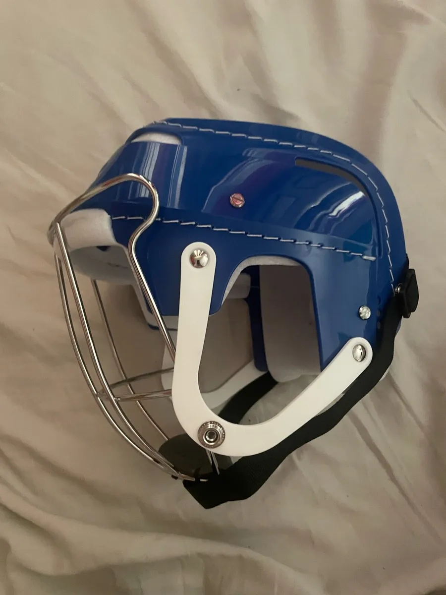 Gola hurling helmet - Image 3