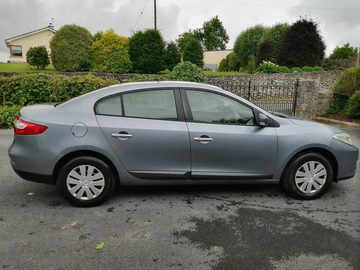 Renault Fluence 2011 - Image 4