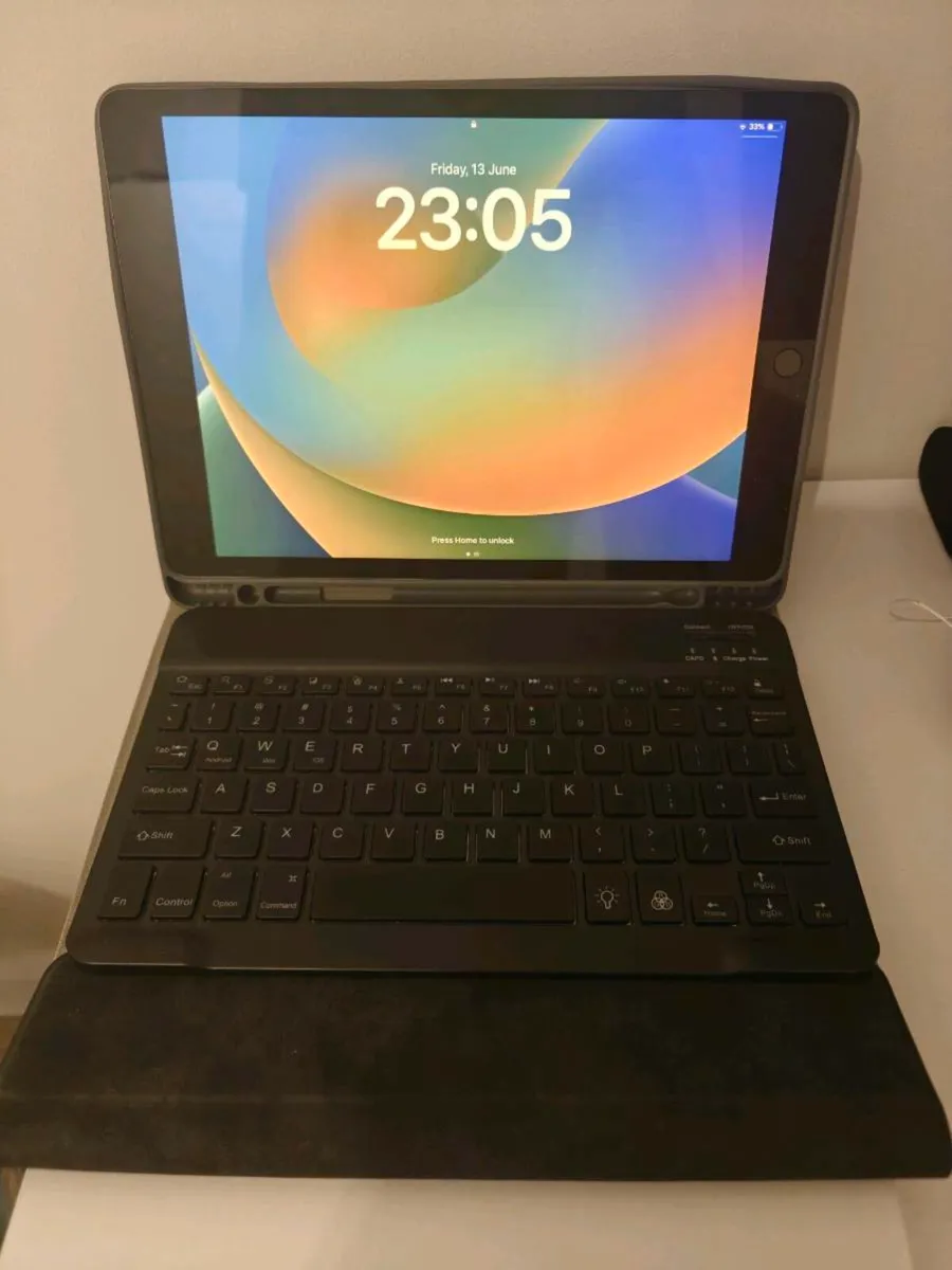 iPad 9th Gen - Image 2