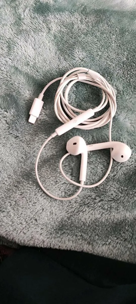 iPhone earphones - Image 3