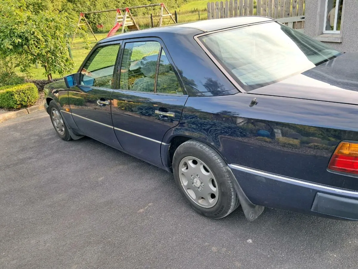 Mercedes e300d - Image 3