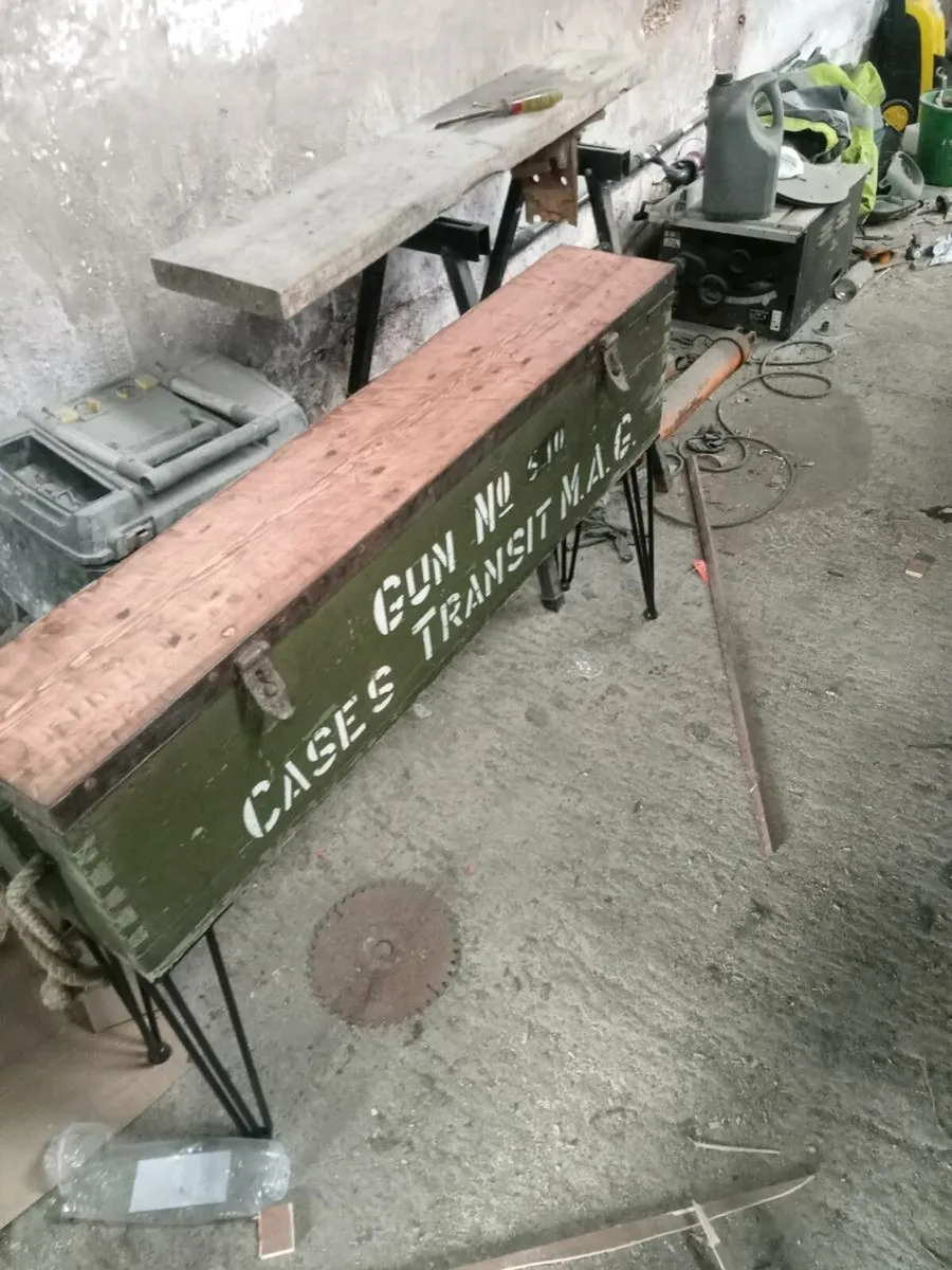 Old army gun box - Image 2