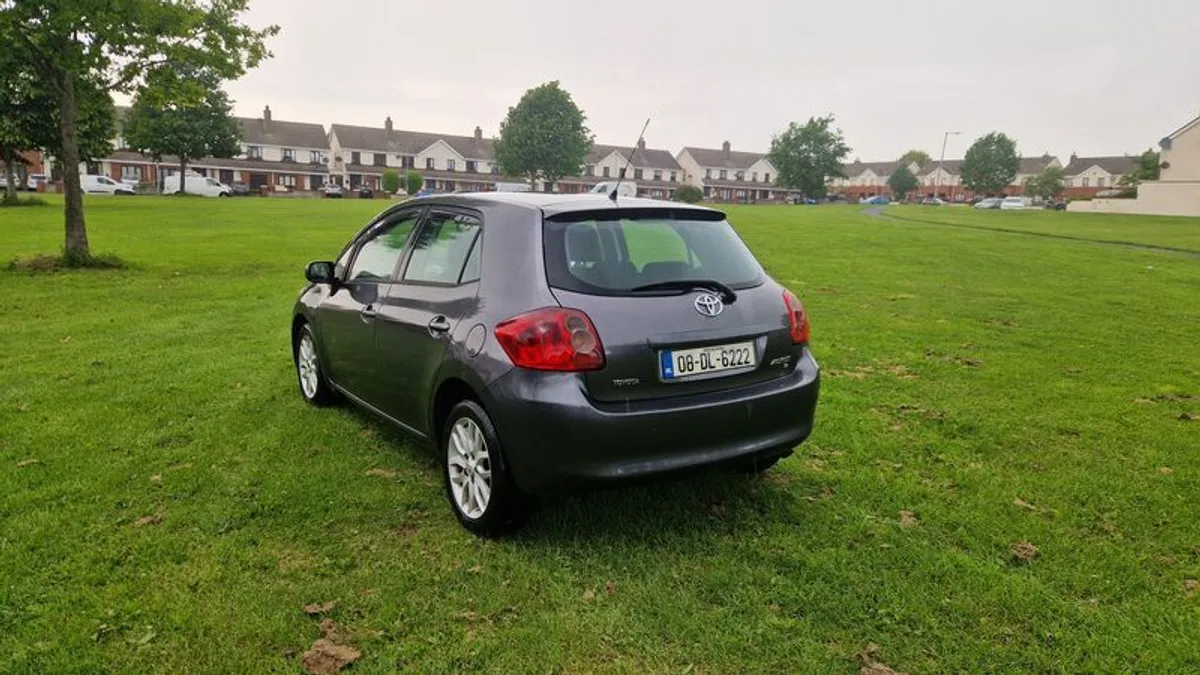 08 Toyota Auris diesel - Image 4