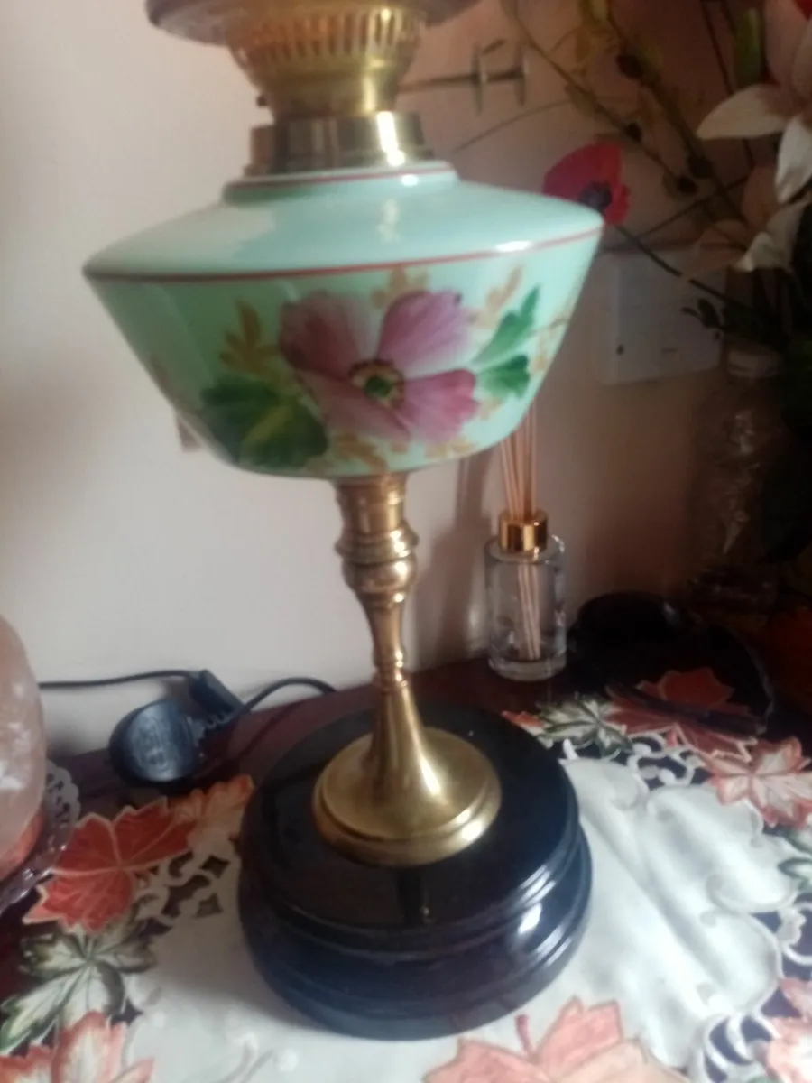 Victorian Oil Lamp - Image 3