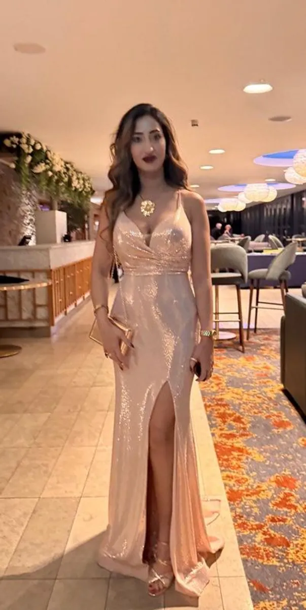 gown - Image 3
