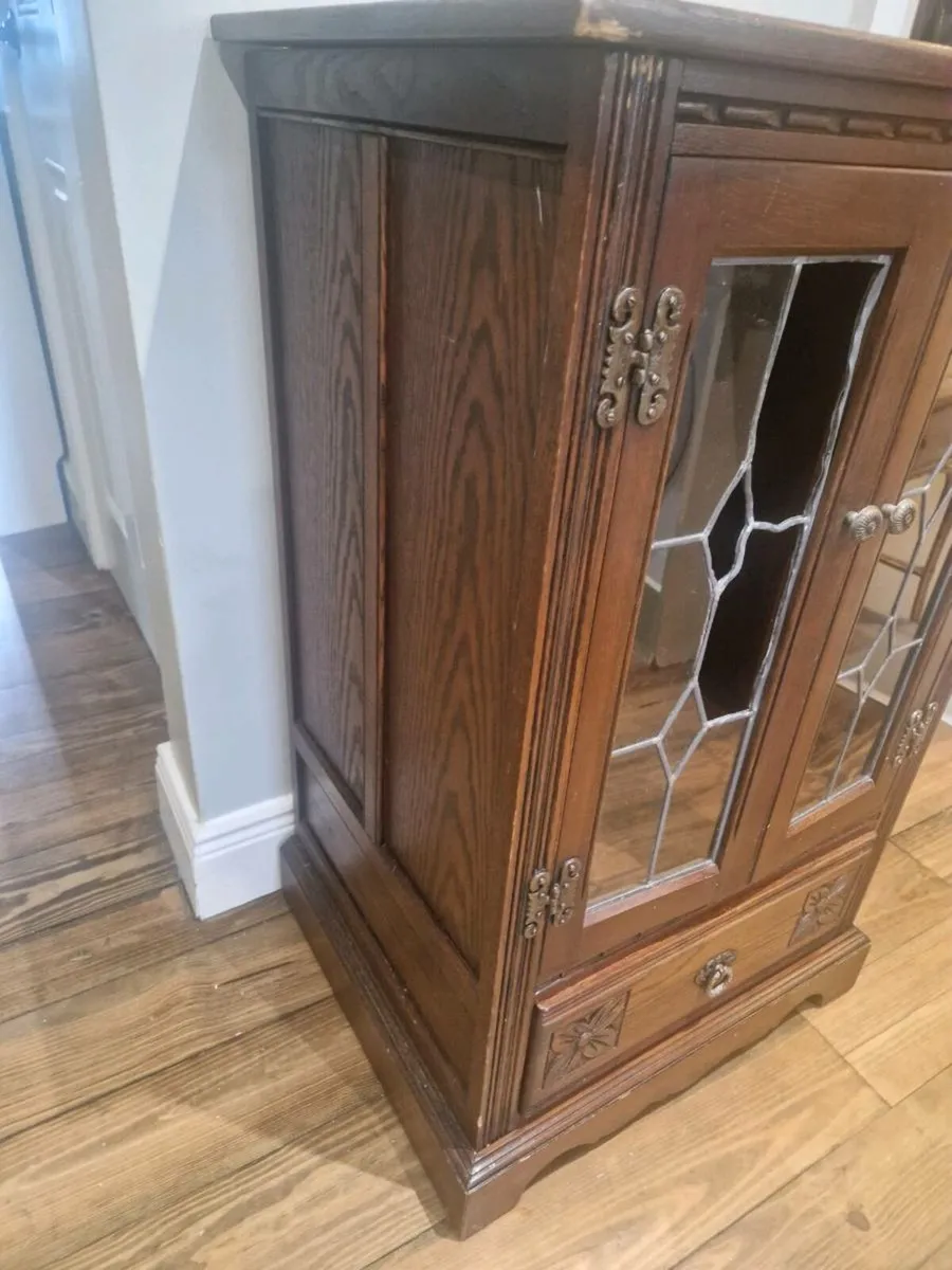 Cabinet - Image 2