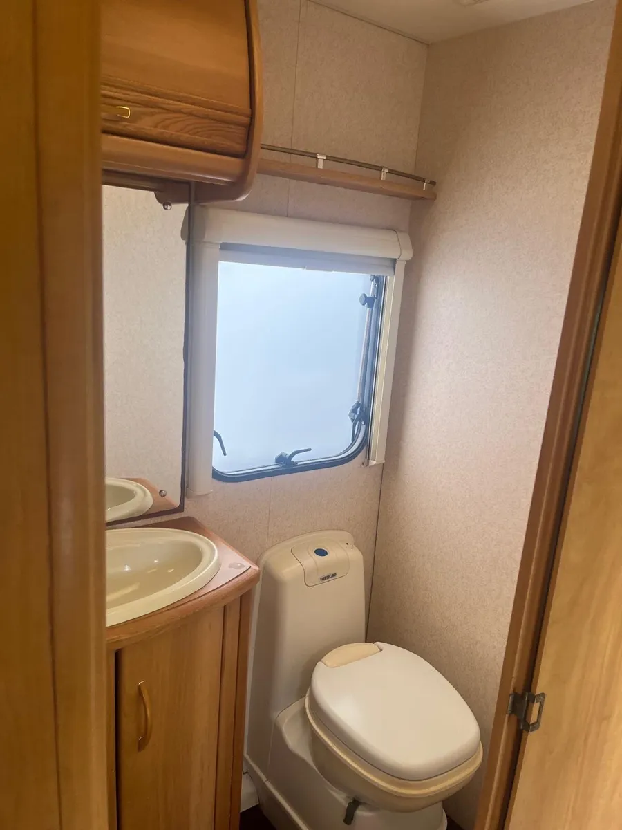 Caravan - Image 2