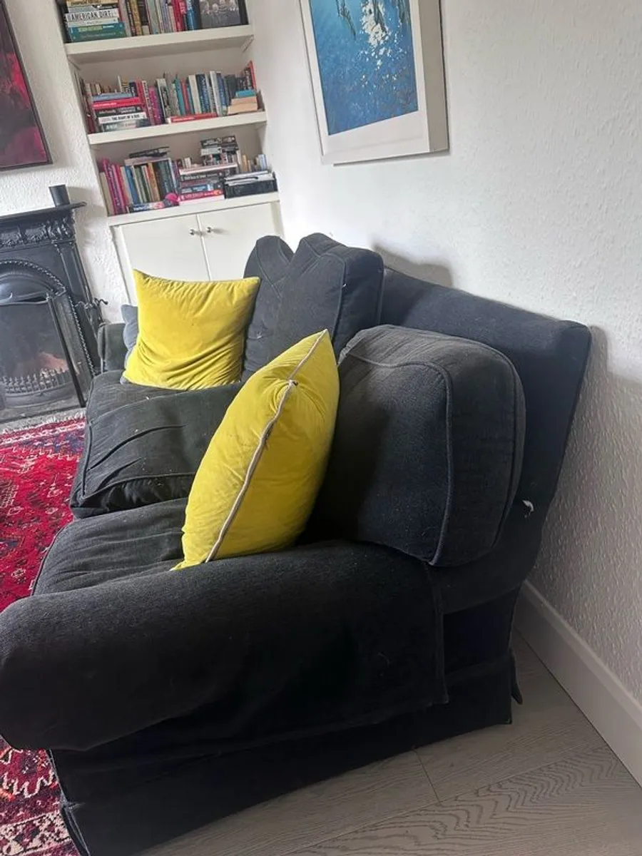 3 seater couch - Image 1