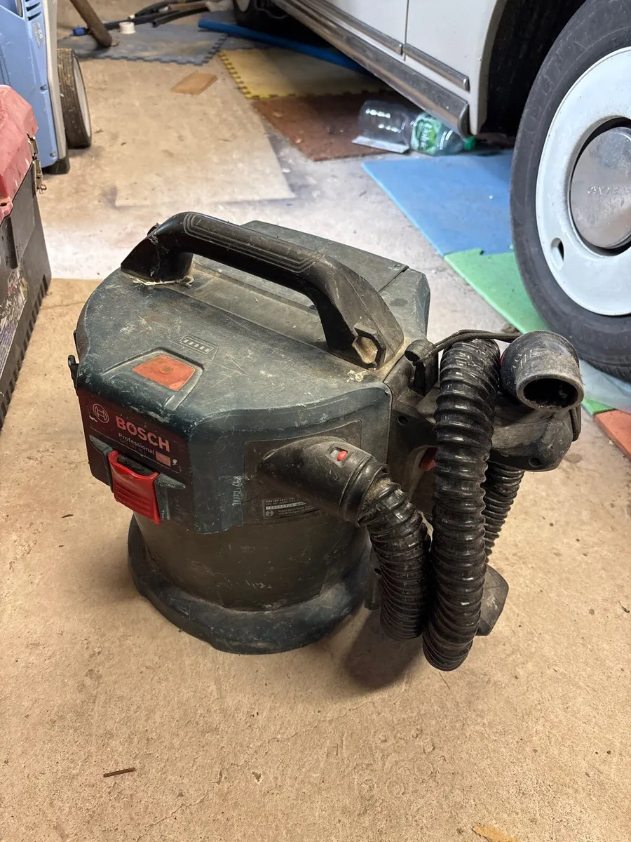 Bosch 18v battery vacuum - Image 2