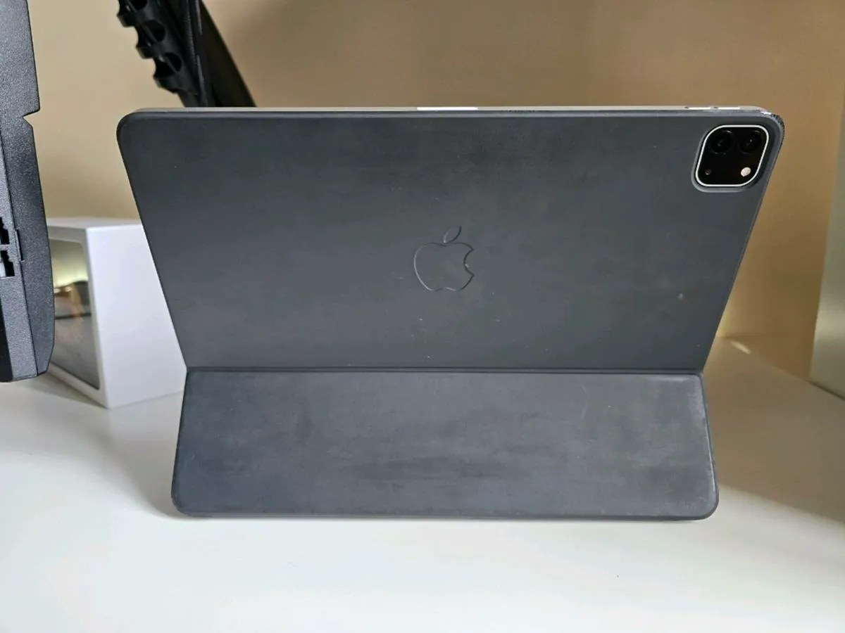 iPad Pro M1 12.9inch (2021) 5th gen 128 GB - Wi-Fi - Image 3