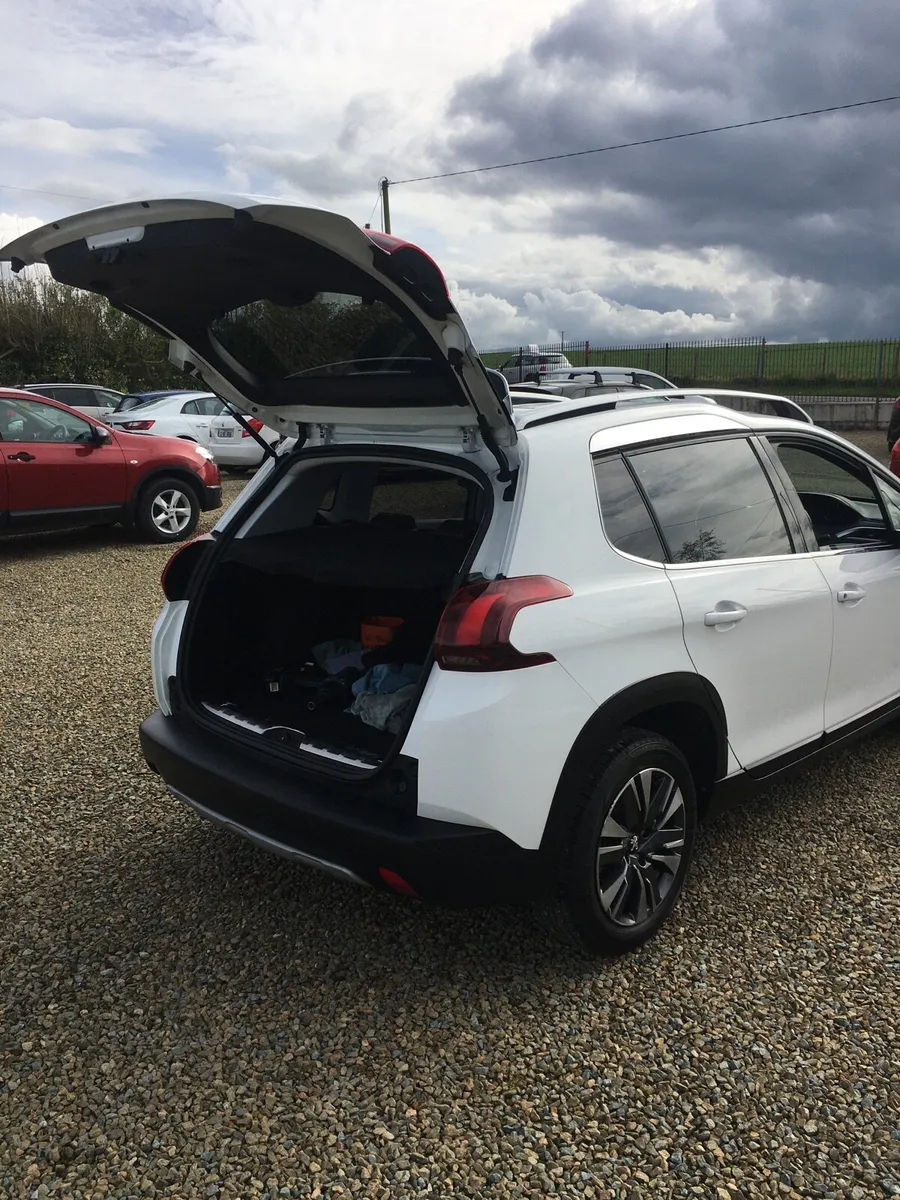 2017 Peugeot 2008 allure 1.2 puretech - Image 3