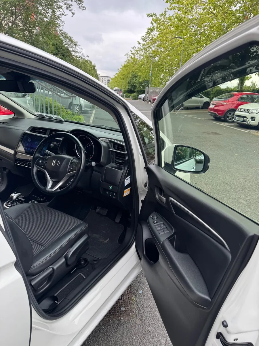 Honda Fit 2018 - Image 2