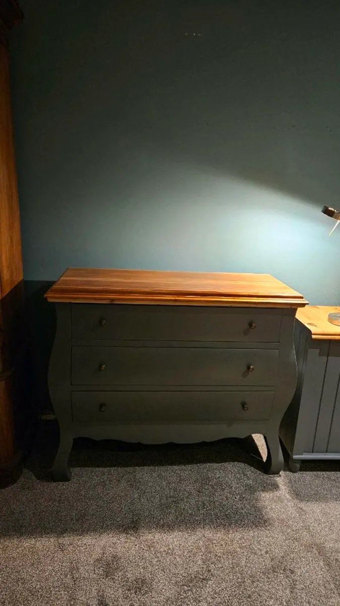 Chest of drawers - Image 1