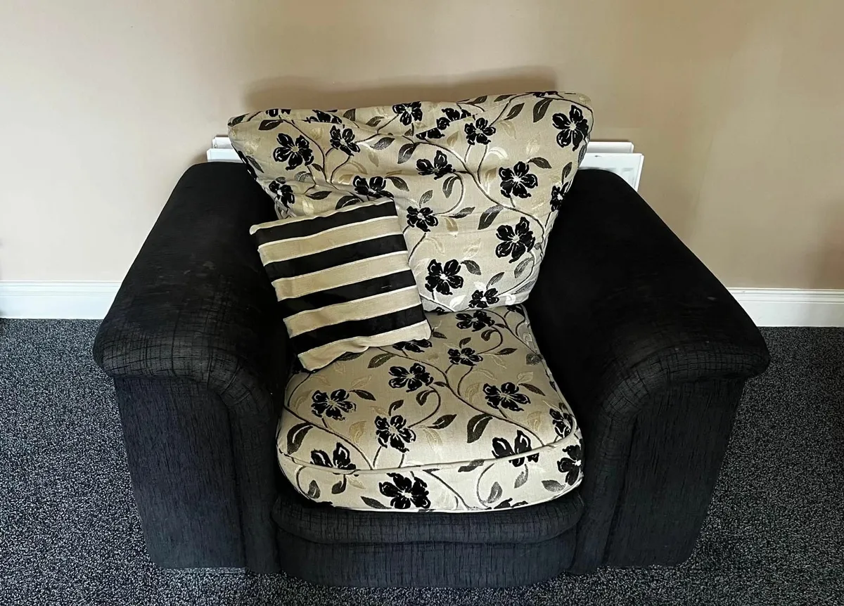 Couch - 4 Piece set - Image 3