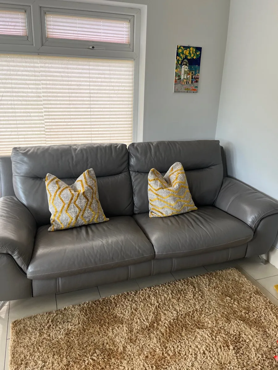 High quality  leather Sofa with Chome legs - Image 2