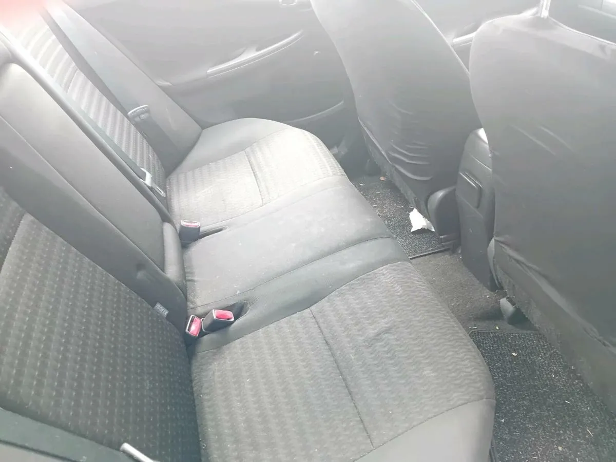 Toyota avenis - Image 3