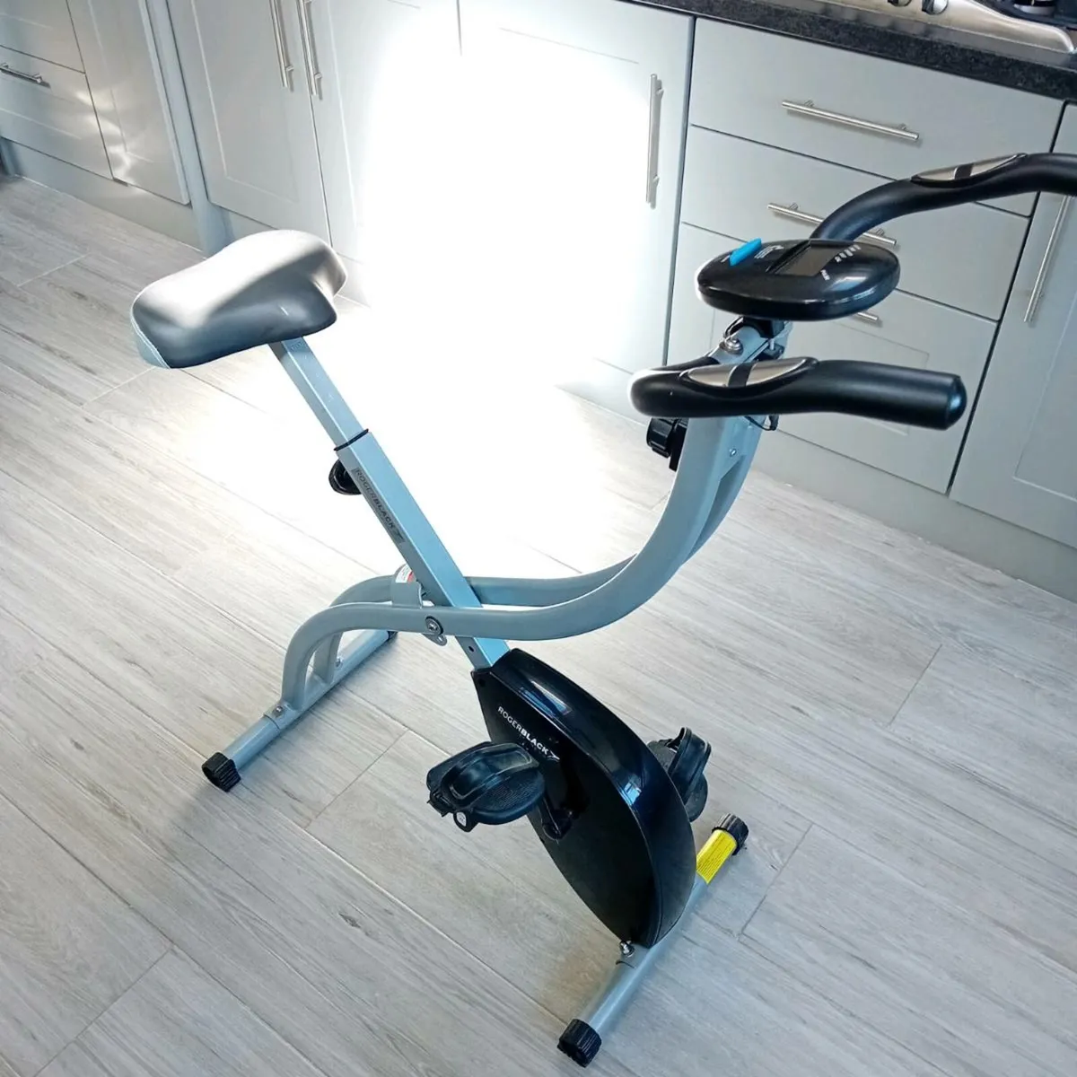 Exercise bike - Image 3