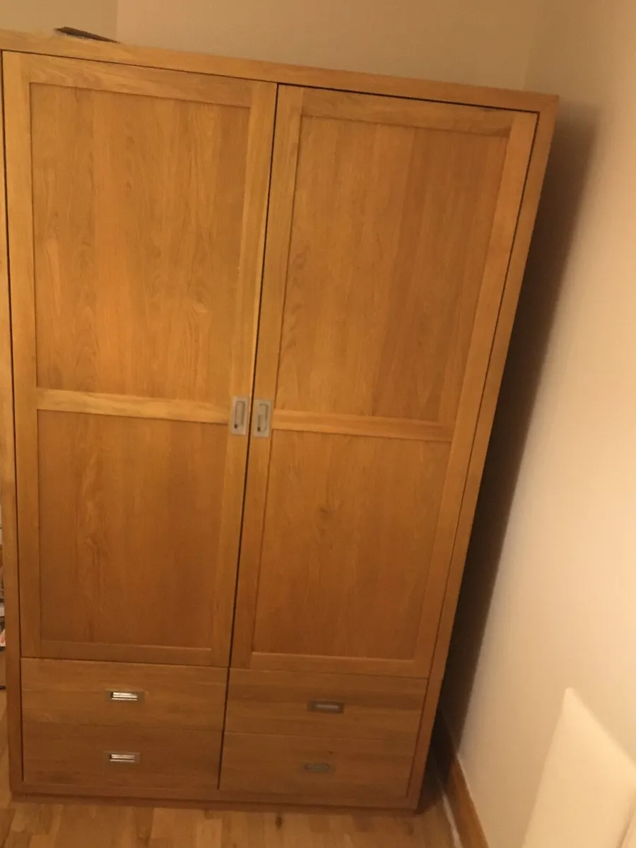 Caseys Wardrobe - Image 1