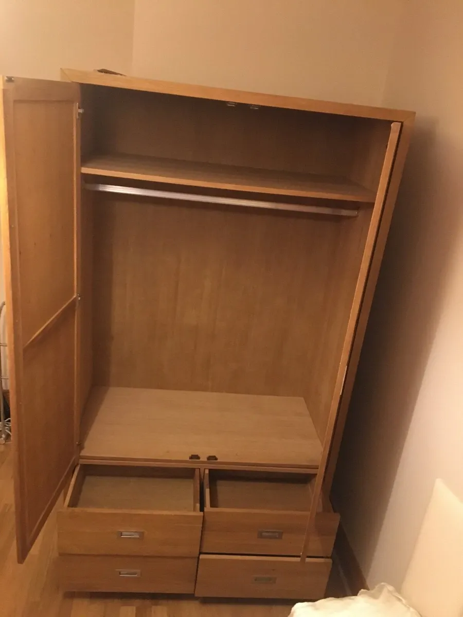 Caseys Wardrobe - Image 3
