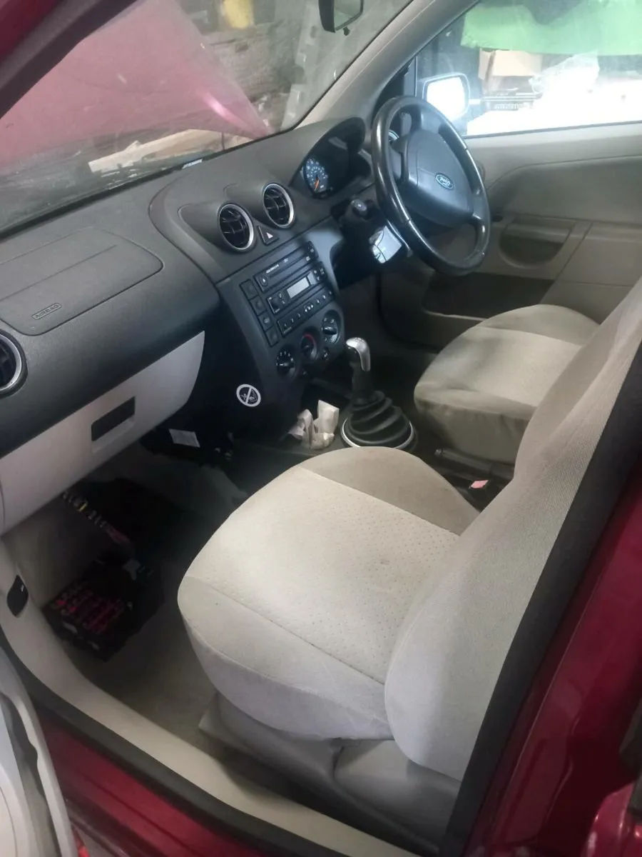 03 Ford Fiesta Ghia - Image 3