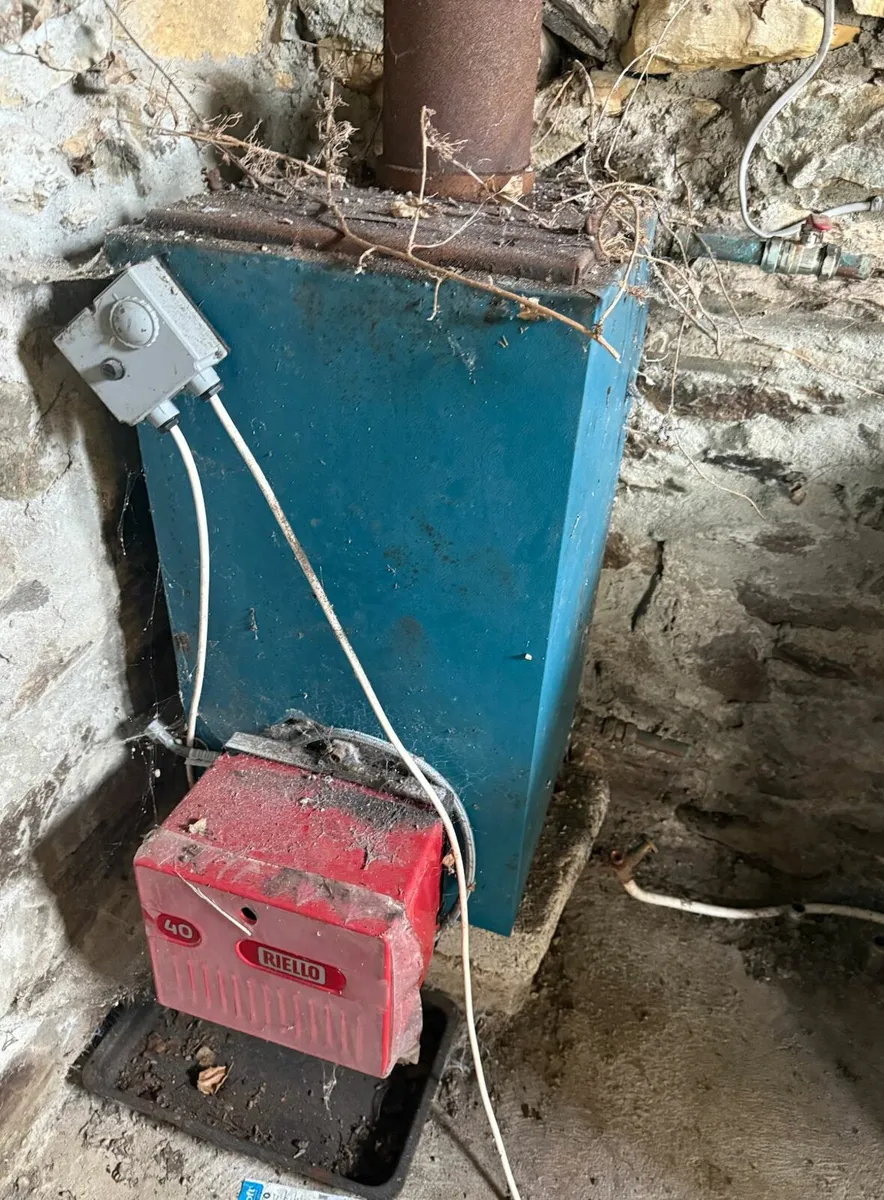Oil boiler and Riello 40 burner - Image 1