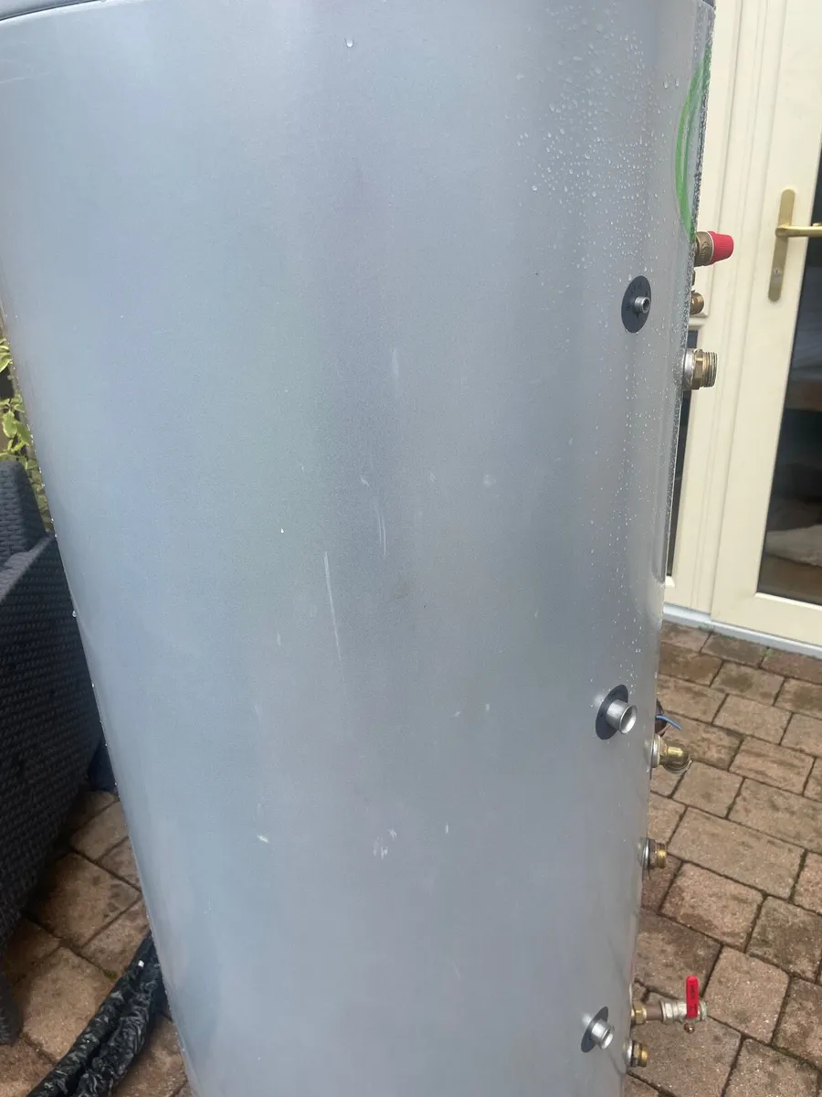 Joule cylinder 250l pump and controller - Image 1