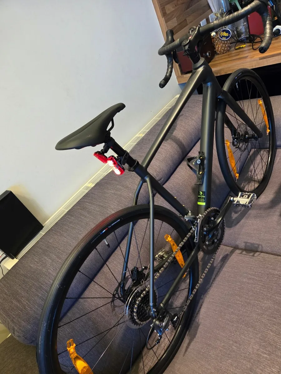 Trek Domane road bike NEW 2025 - Image 4