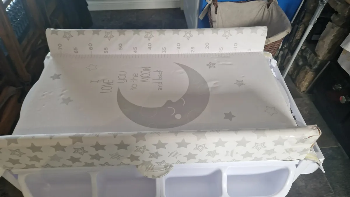 Baby change and bath trolley - Image 1