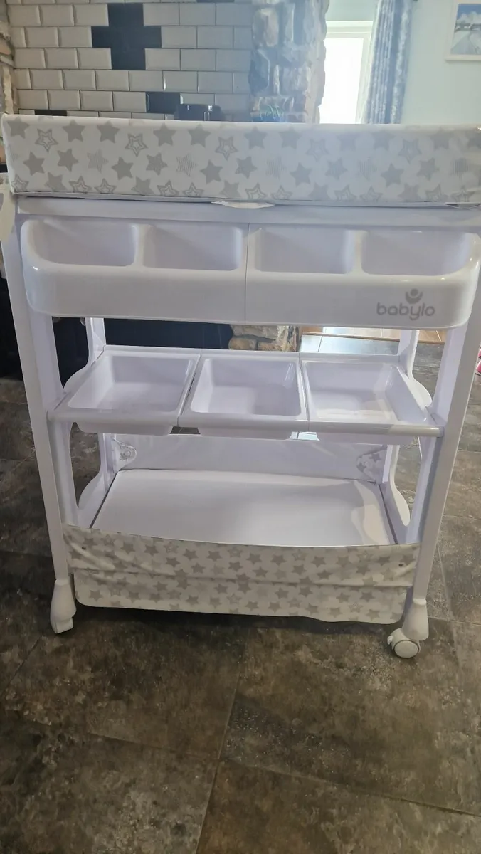 Baby change and bath trolley - Image 2