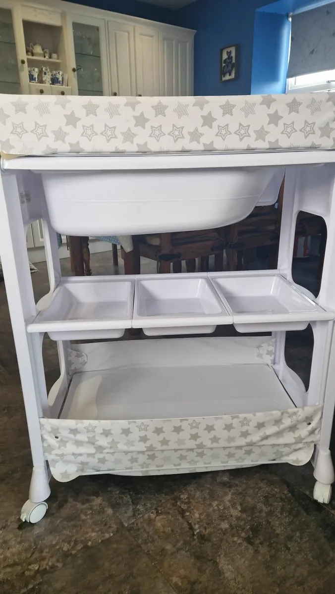 Baby change and bath trolley - Image 3