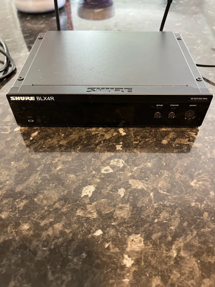 Shure BLX14R S8 Wireless Guitar System - Image 1