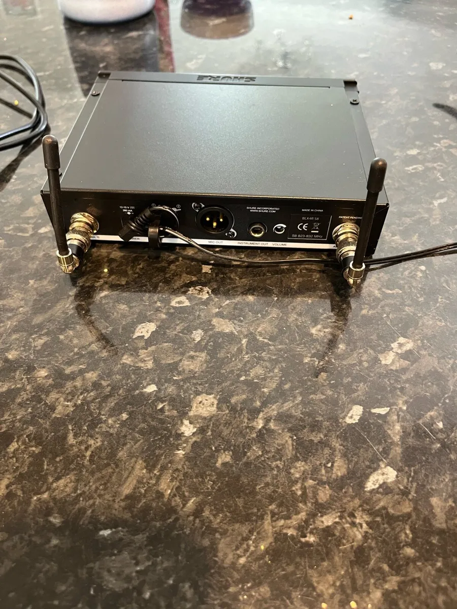 Shure BLX14R S8 Wireless Guitar System - Image 2