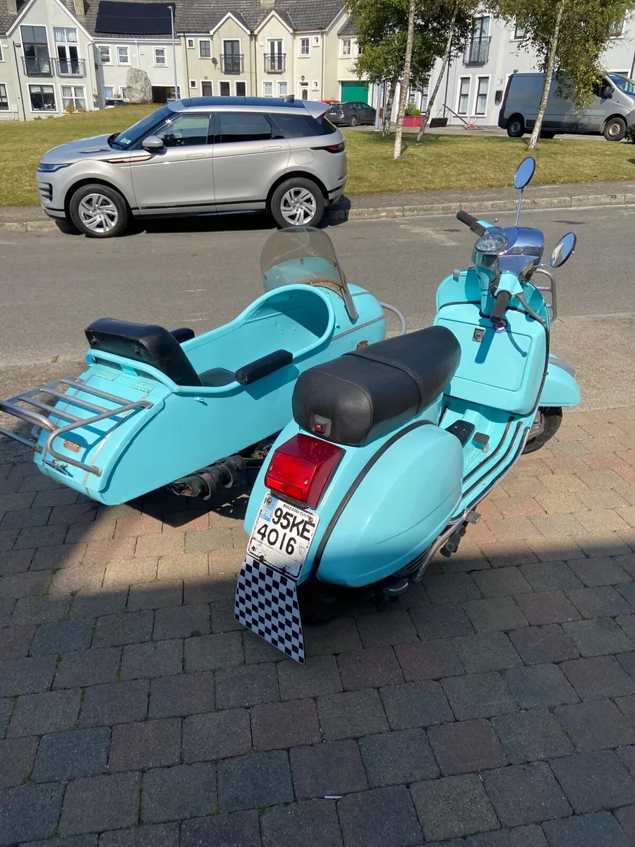 Vintage scooter and sidecar outfit - Image 3