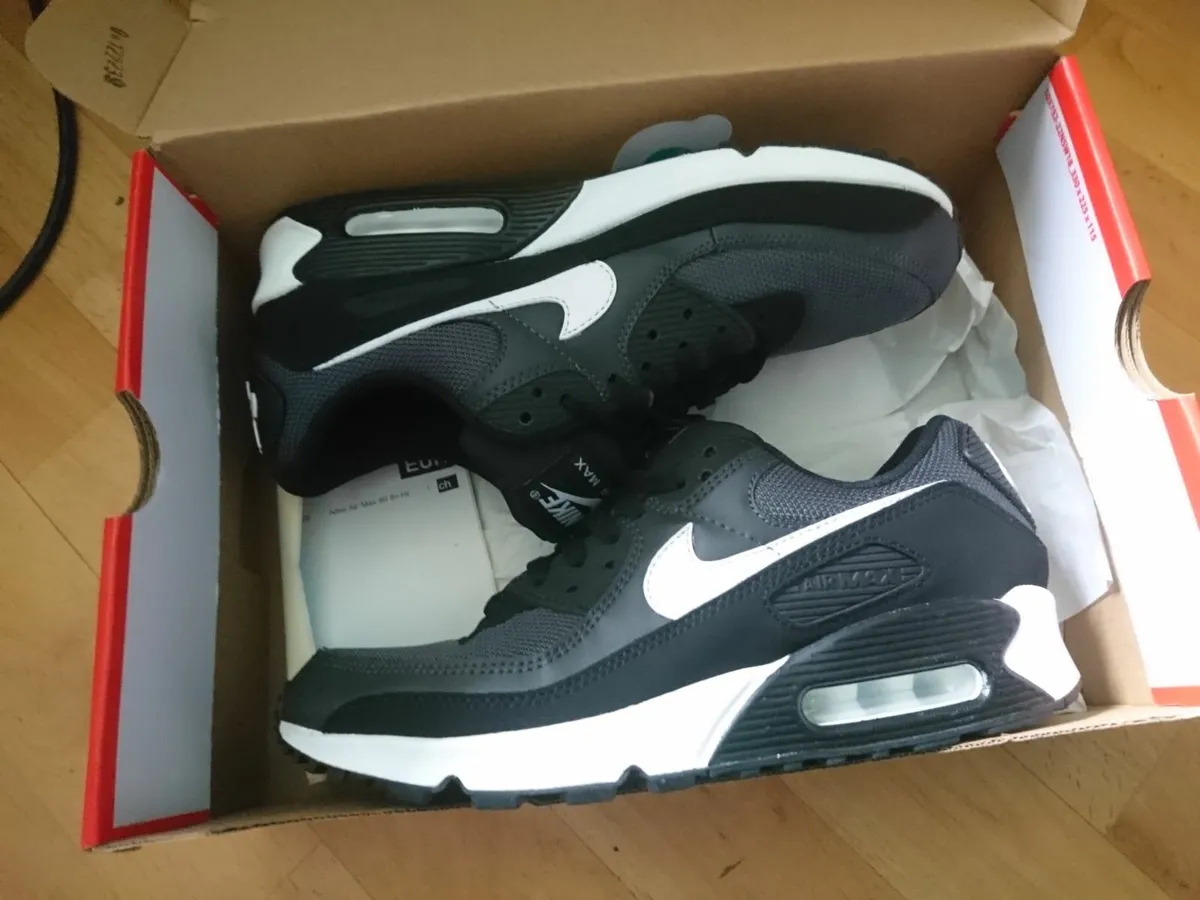 Trainers - Image 1