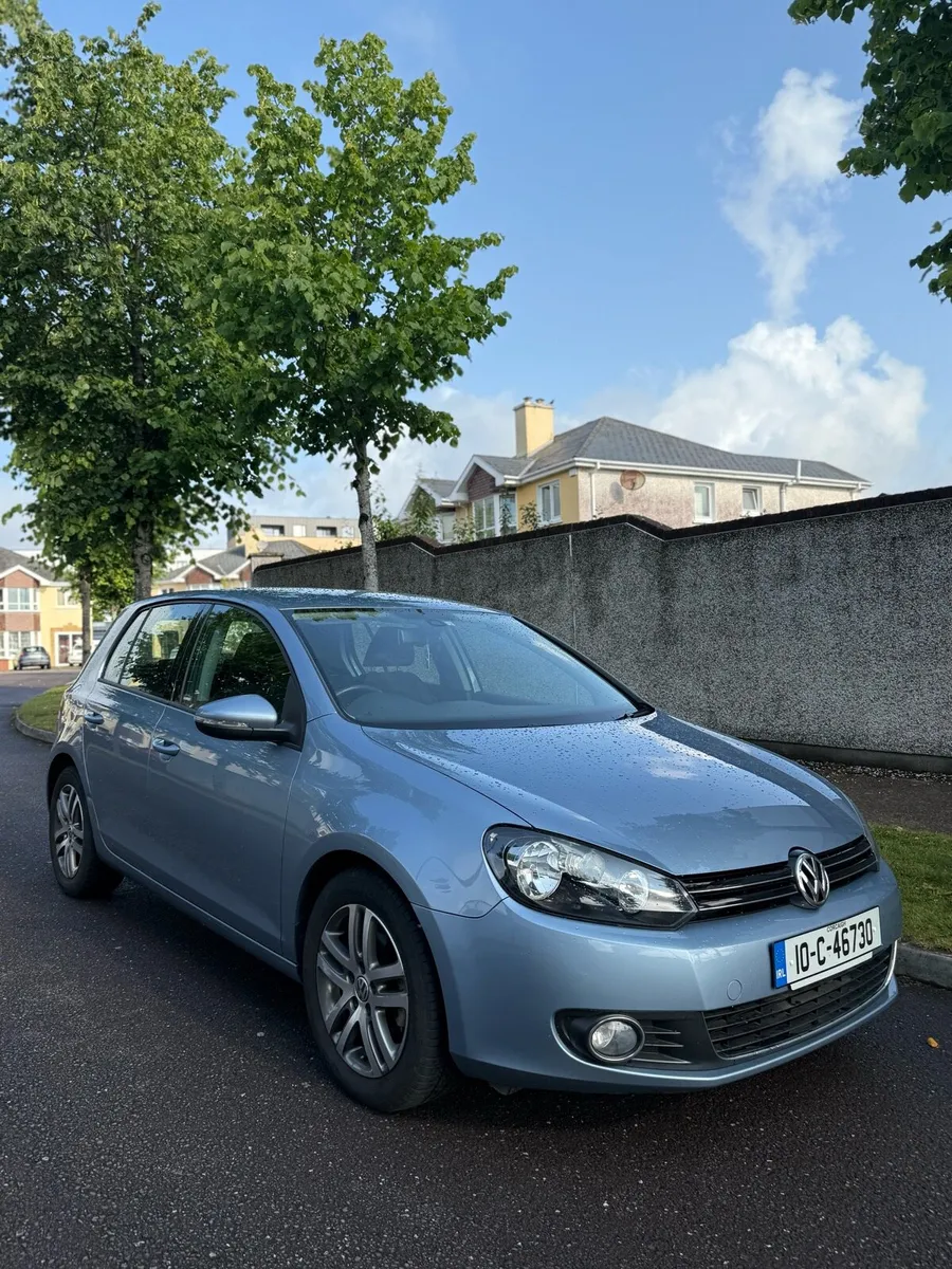 VW Golf Automatic - Only 64,000km! - Image 1