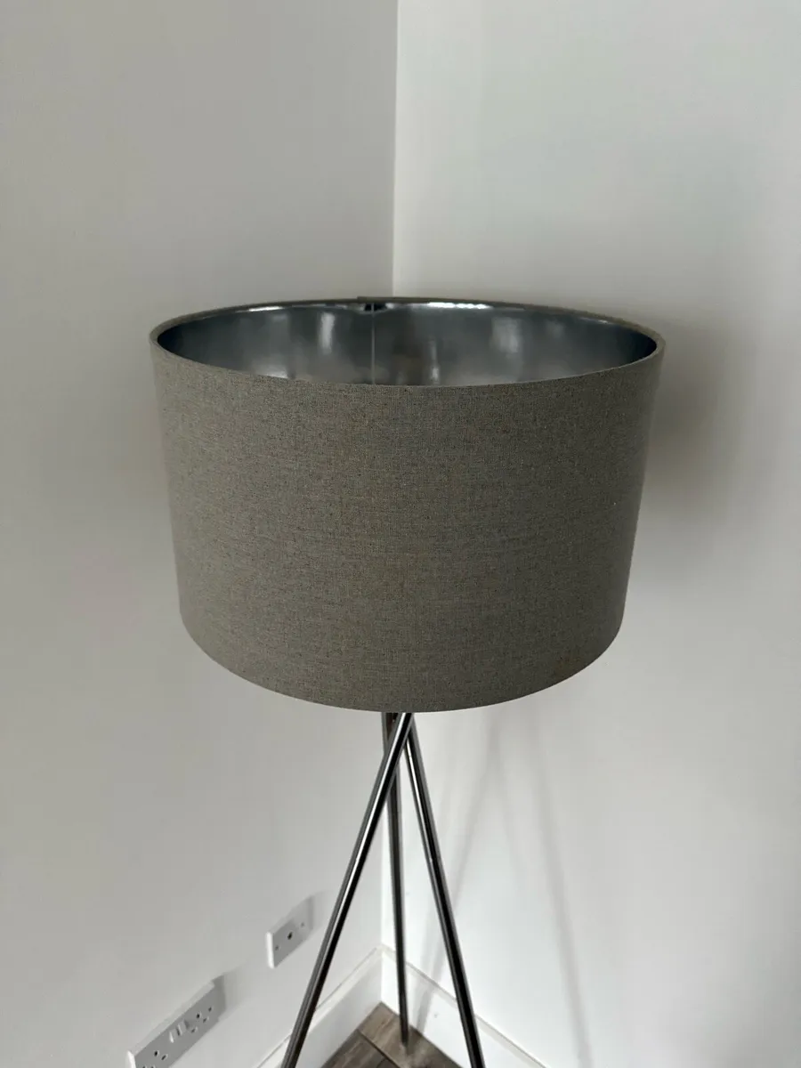 Floor Lamp Tripod Textile grey/chrome - Image 3