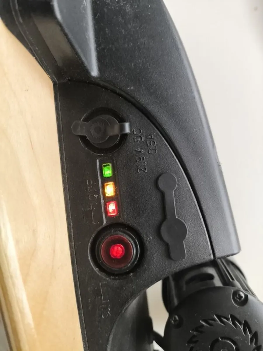 electric skateboard - Image 2