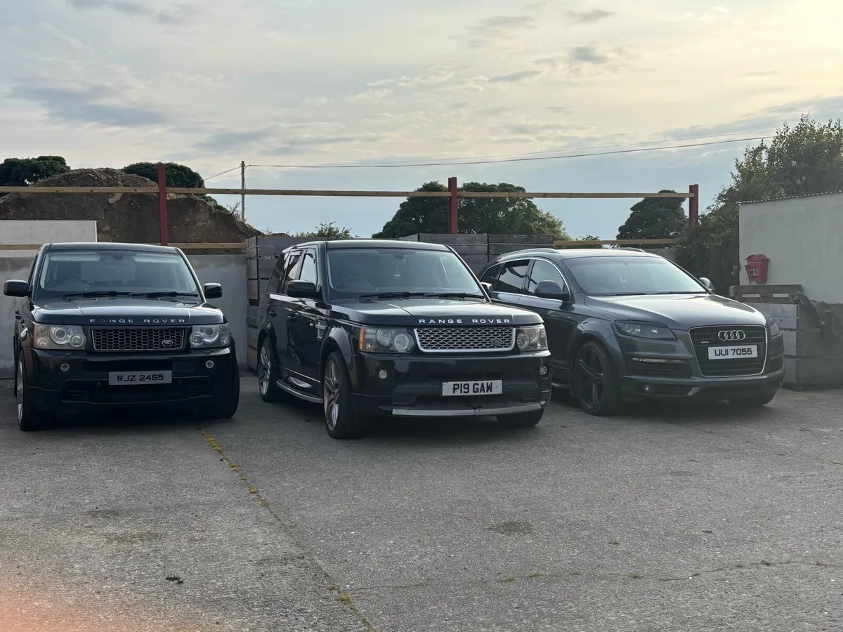 AUDI Q7. 2x range rovers