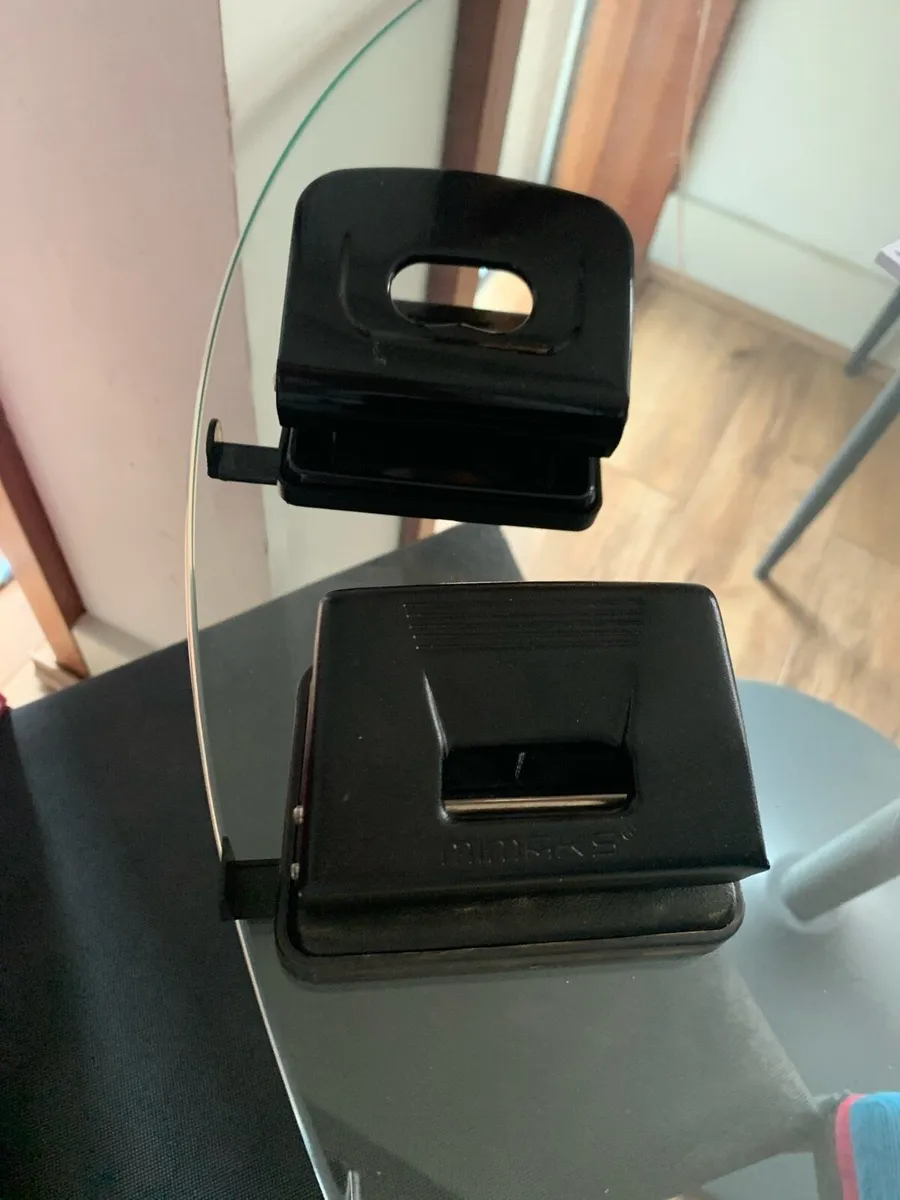 Paper puncher
