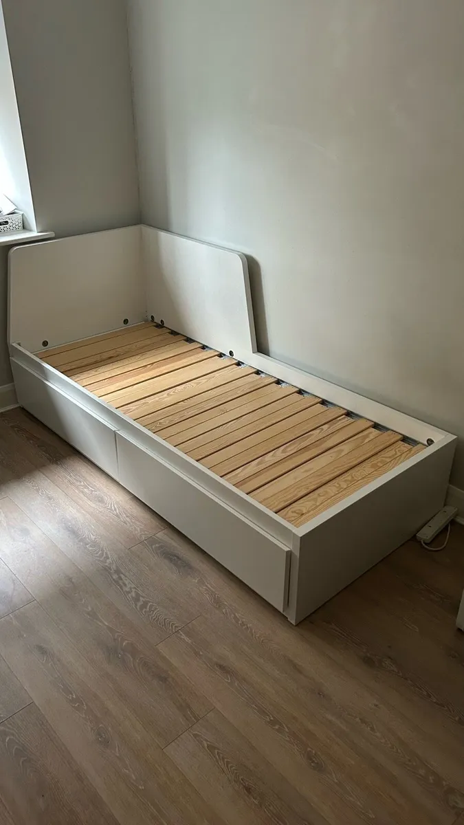 Flekke Bed Ikea - Image 2