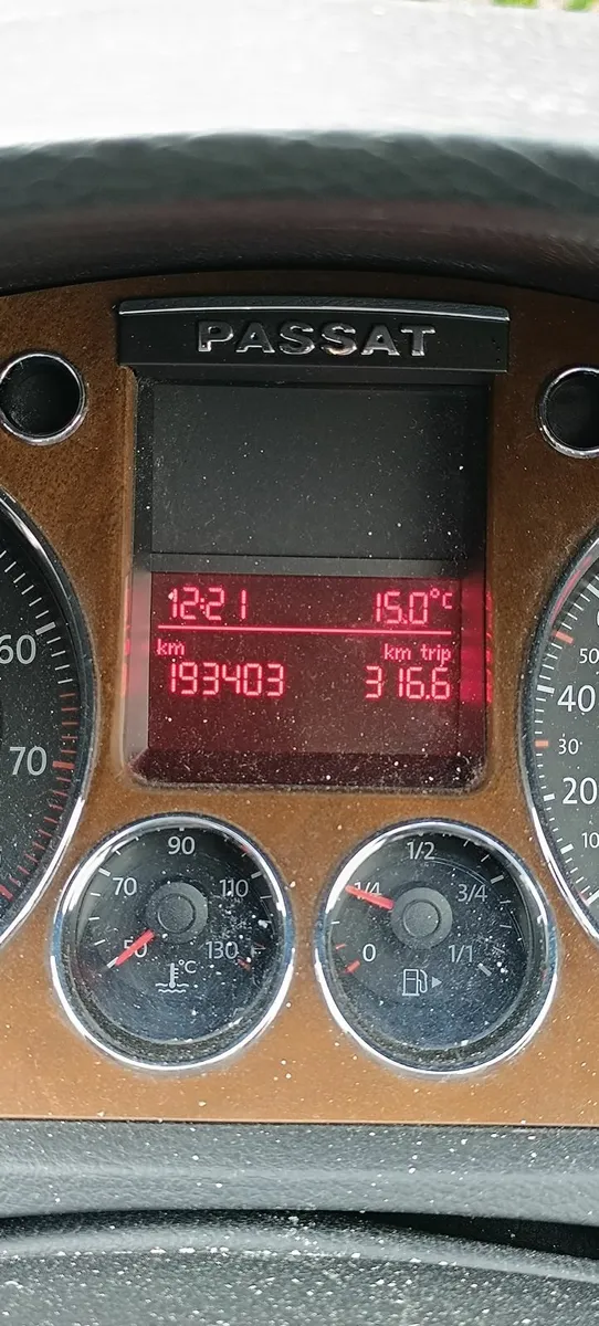 Volkswagen Passat 2007 - Image 2