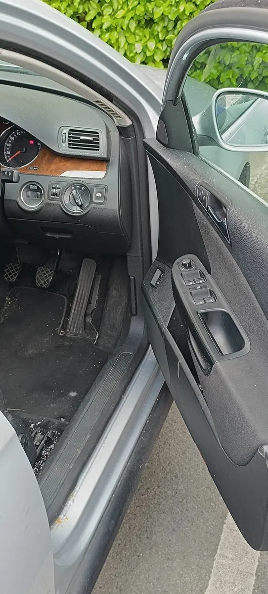 Volkswagen Passat 2007 - Image 4